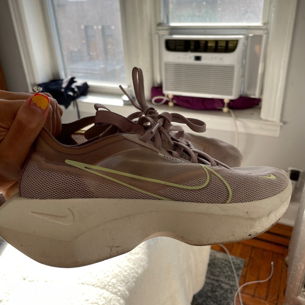 Womens nike 8.5